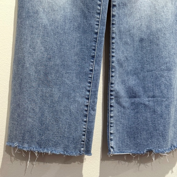 Daze Hug Wide Leg Raw Hem Jeans Size 28 - Picture 4 of 8